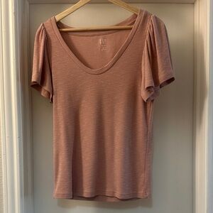 GAP Women's Ribbed Short Sleeve Tee with Flutter Sleeves